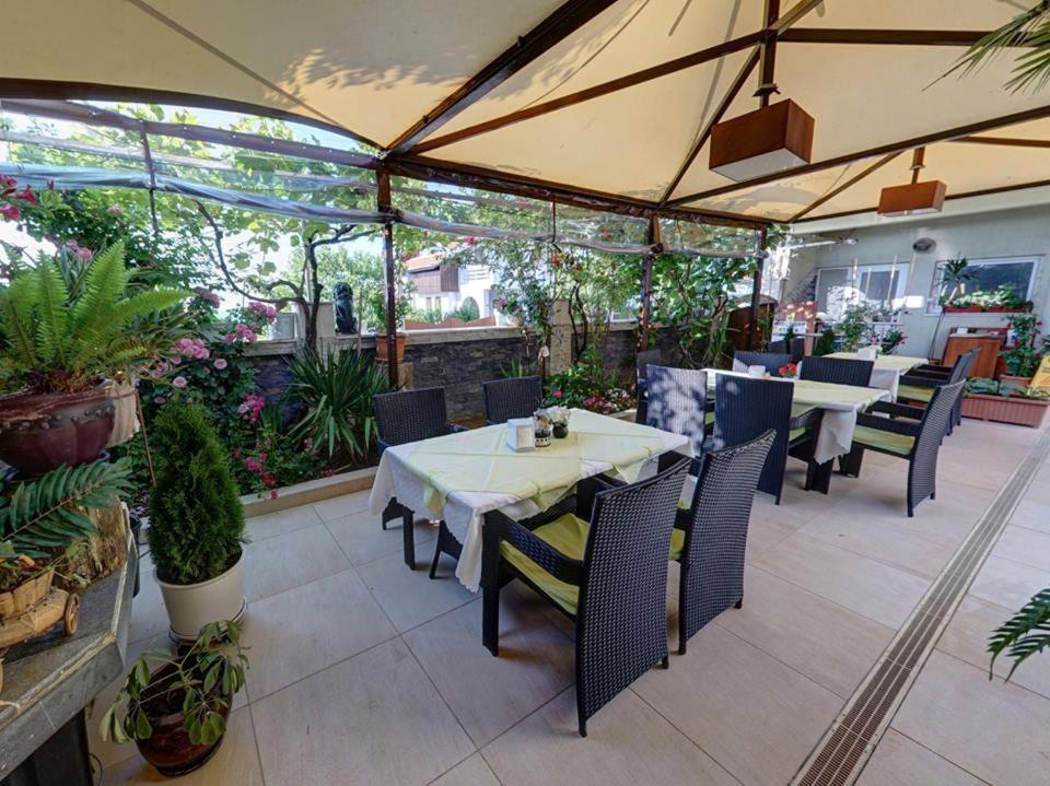 Family Hotel Gogov Szinemorec Kültér fotó